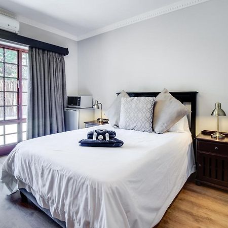 The Nightingale Guesthouse Bloemfontein Exteriör bild