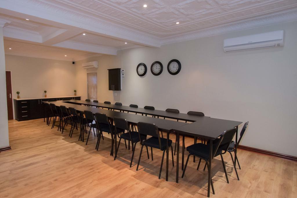 The Nightingale Guesthouse Bloemfontein Exteriör bild