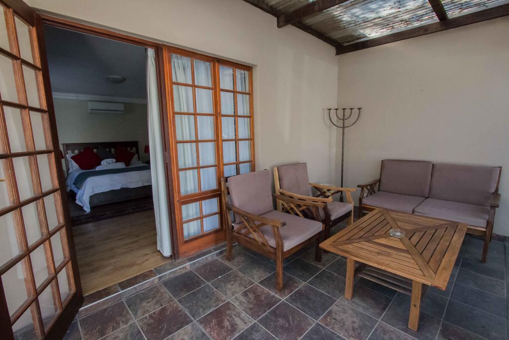 The Nightingale Guesthouse Bloemfontein Exteriör bild