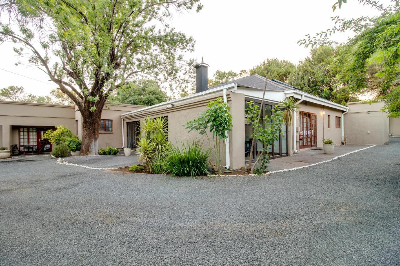 The Nightingale Guesthouse Bloemfontein Exteriör bild