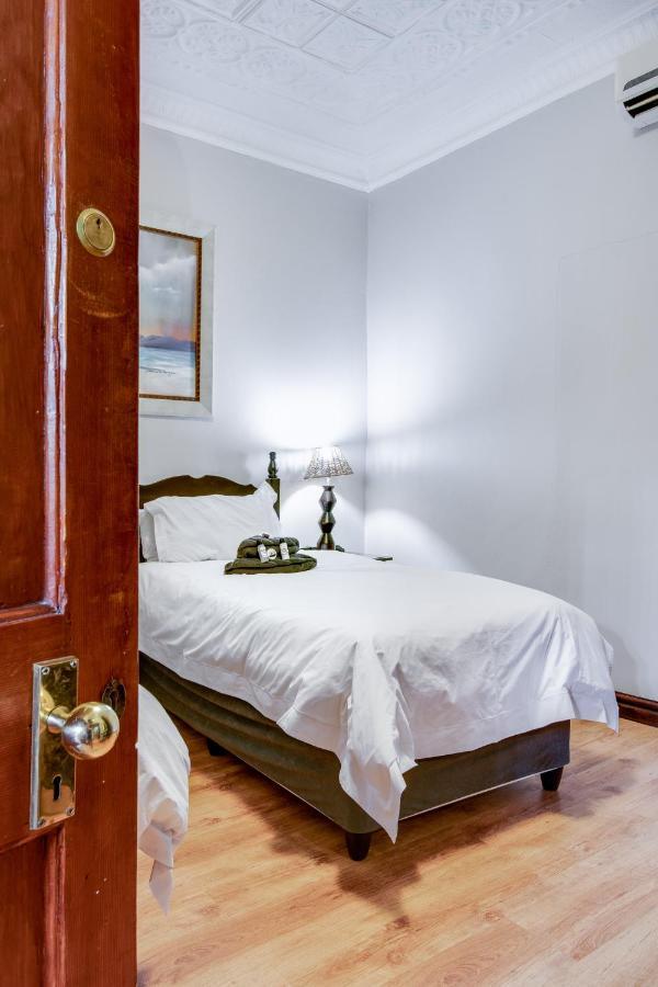 The Nightingale Guesthouse Bloemfontein Exteriör bild