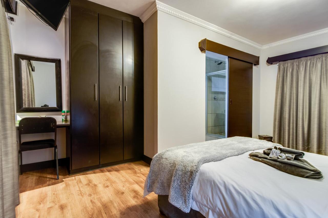 The Nightingale Guesthouse Bloemfontein Exteriör bild