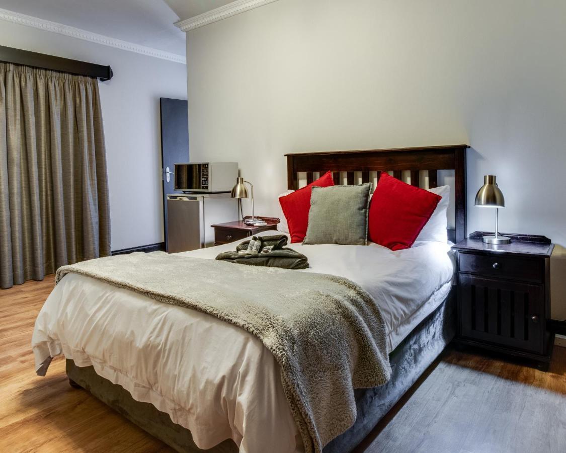 The Nightingale Guesthouse Bloemfontein Exteriör bild