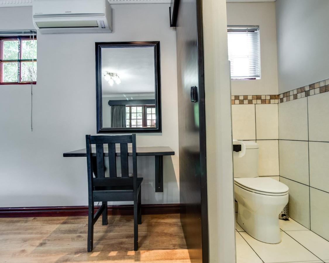 The Nightingale Guesthouse Bloemfontein Exteriör bild