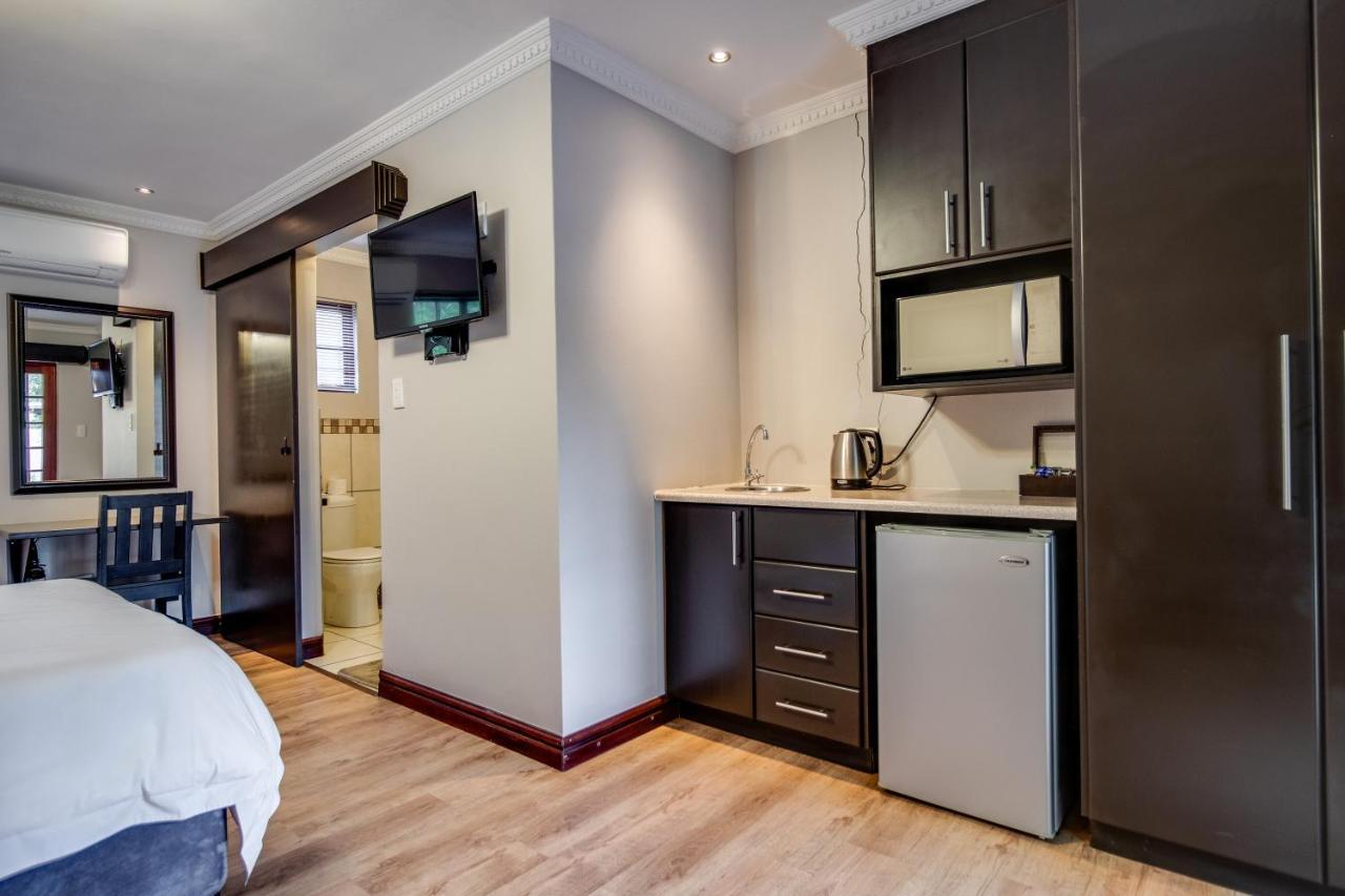 The Nightingale Guesthouse Bloemfontein Exteriör bild