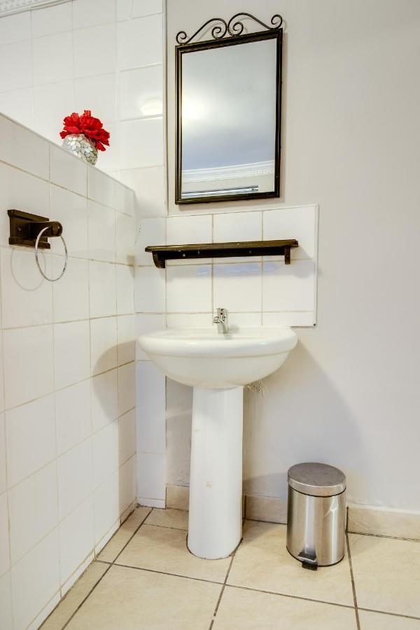 The Nightingale Guesthouse Bloemfontein Exteriör bild