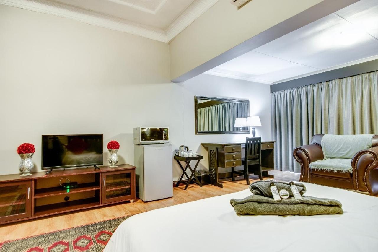 The Nightingale Guesthouse Bloemfontein Exteriör bild