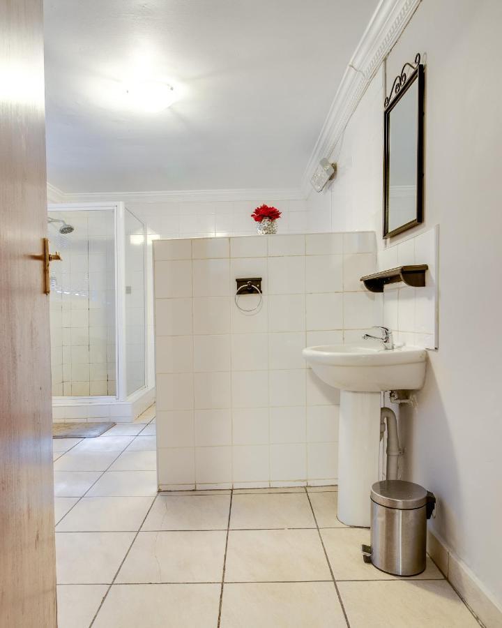 The Nightingale Guesthouse Bloemfontein Exteriör bild