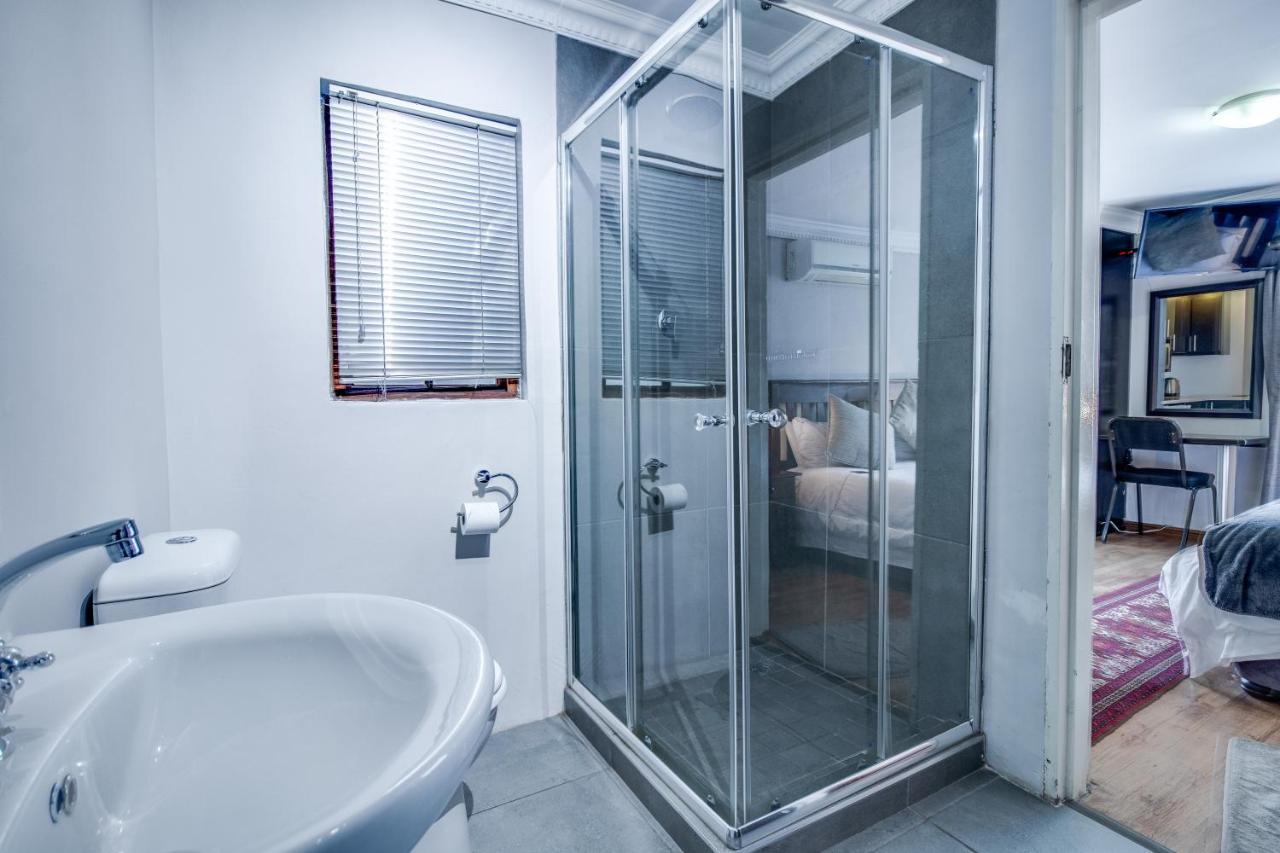 The Nightingale Guesthouse Bloemfontein Exteriör bild