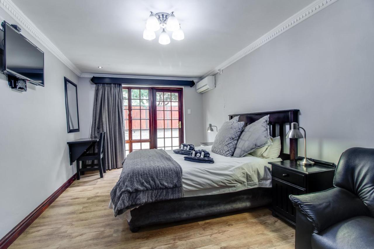 The Nightingale Guesthouse Bloemfontein Exteriör bild