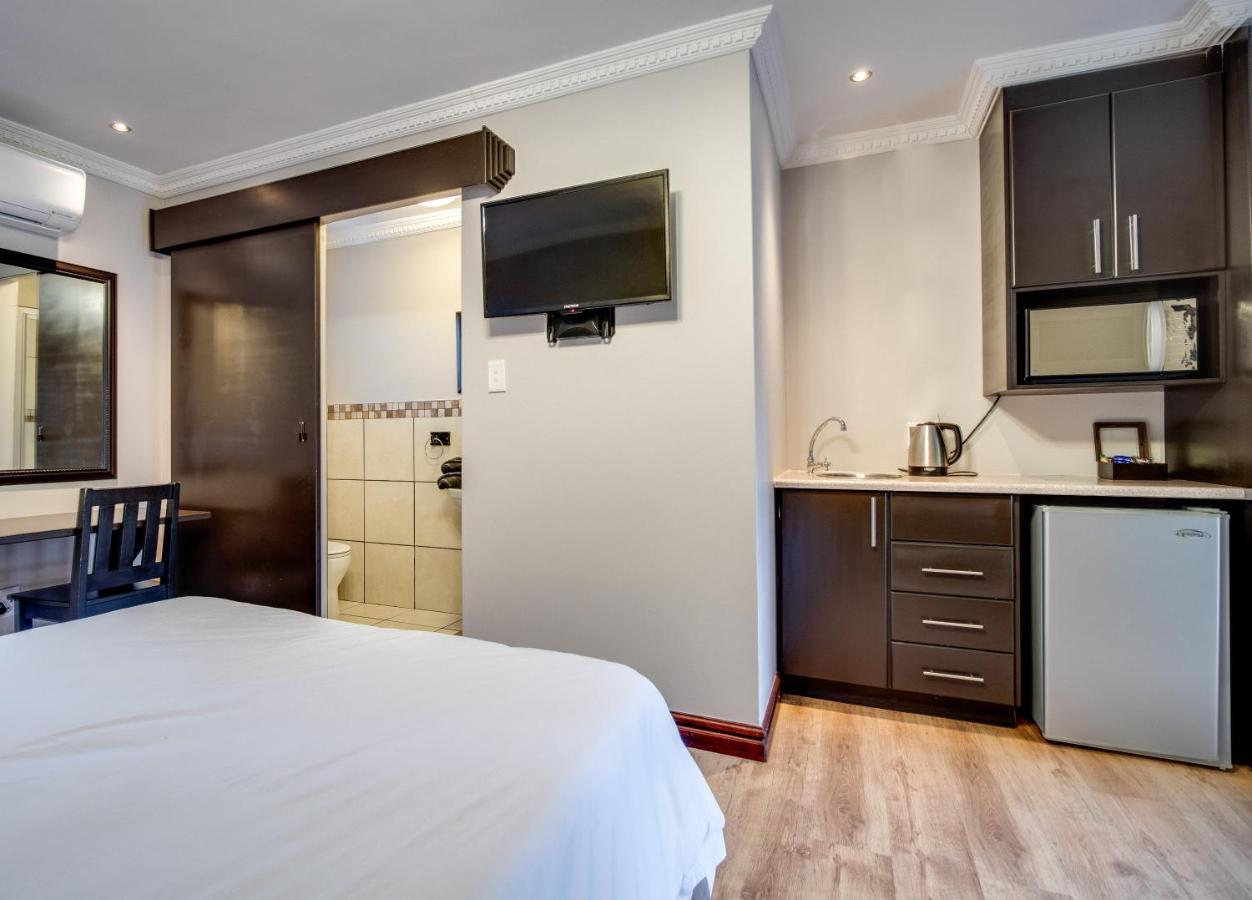 The Nightingale Guesthouse Bloemfontein Exteriör bild